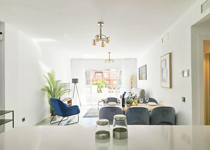 Modern 3 Bedroom In Puerto Banus Apartment *