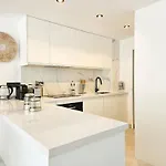 Modern 3 Bedroom In Puerto Banus *