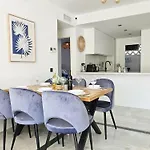 Modern 3 Bedroom In Puerto Banus Appartamento Marbella