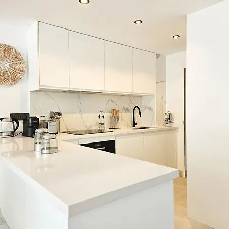 Modern 3 Bedroom In Puerto Banus *