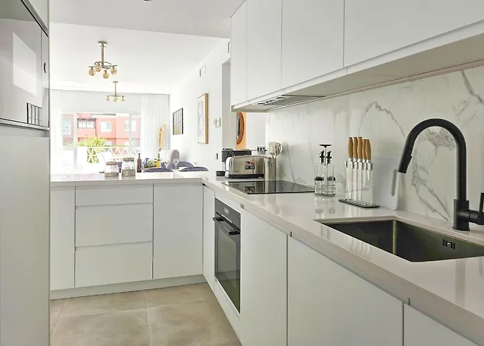 Modern 3 Bedroom In Puerto Banus Apartament *